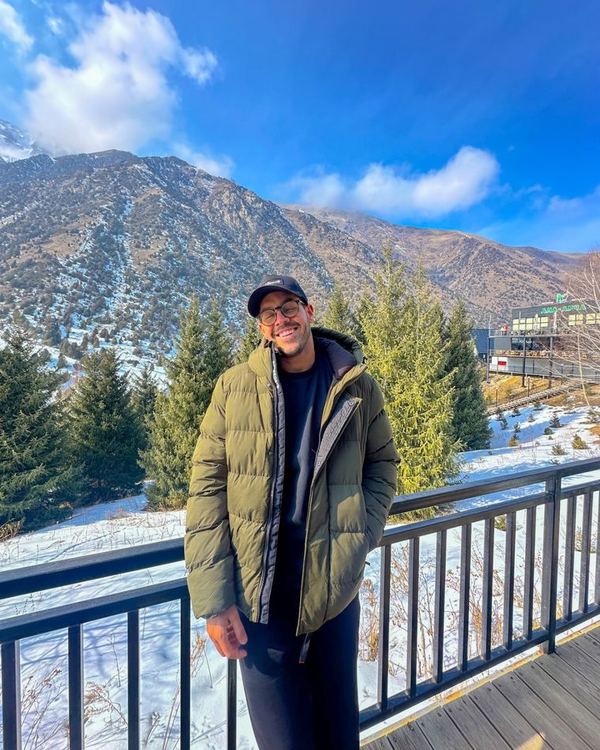 Lucas na neve em Ala Archa